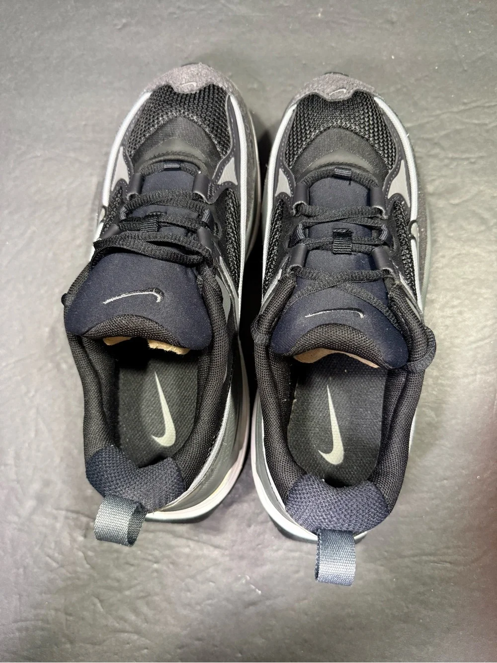 Nike Air Max Bliss Women’s Black Gray Sneakers Shoe Size- 6.5